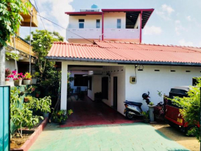 Hikkaduwa Family Inn